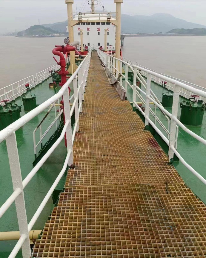 tanker-ship-for-sale-snp-shipping-brokerage-aibmaritime-lafiotakis-group-chinese-build-2004-dwt-4111mt-deck993FBC75-F35F-D422-076D-0DBCB69D344A.jpg