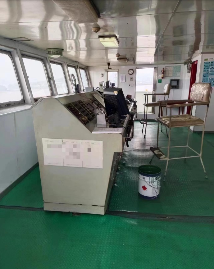 tanker-ship-for-sale-snp-shipping-brokerage-aibmaritime-lafiotakis-group-chinese-build-2004-dwt-4111mt-navigation-wheelhouse-31C367D17-D682-0655-CCEC-F854F7BDD9C8.jpg