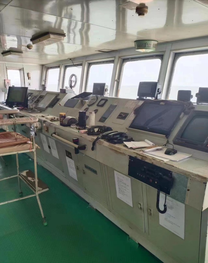 tanker-ship-for-sale-snp-shipping-brokerage-aibmaritime-lafiotakis-group-chinese-build-2004-dwt-4111mt-navigation-wheelhouse9C099E55-5F74-4DFA-53BD-61D9FC184672.jpg